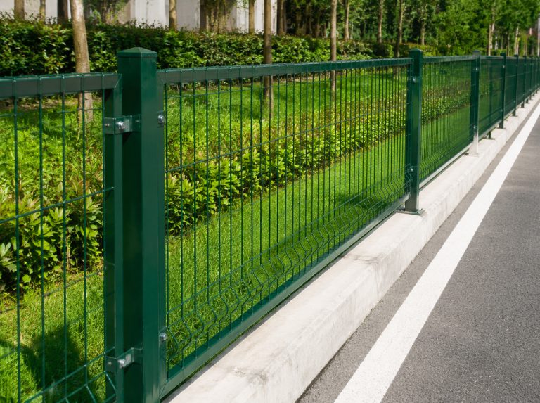 六枝特区市政道路隔离护栏网